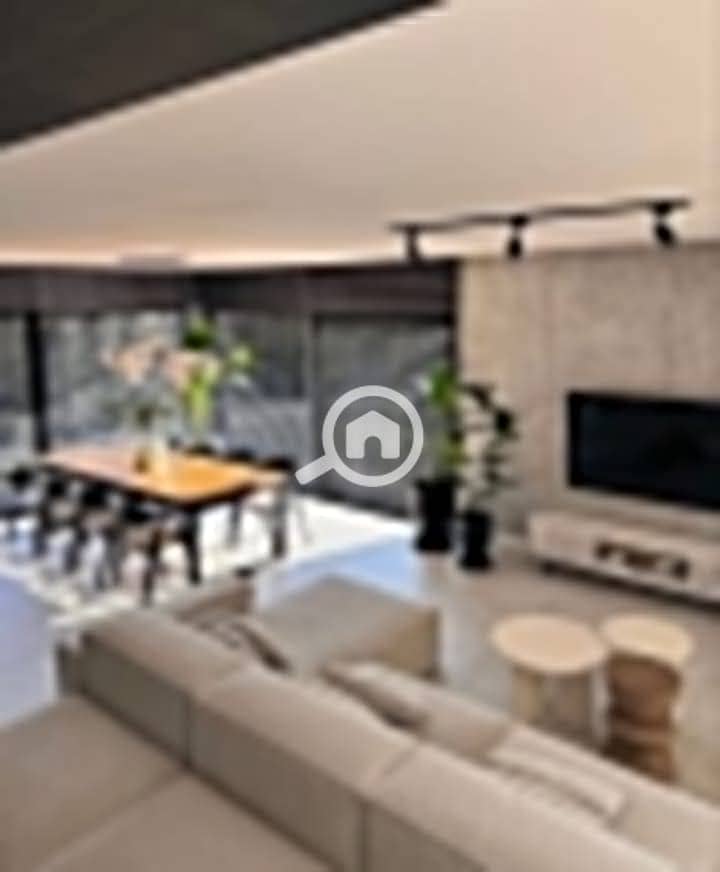 8 03d9c5db-e390-4d77-a015-03c74535916a. jpg