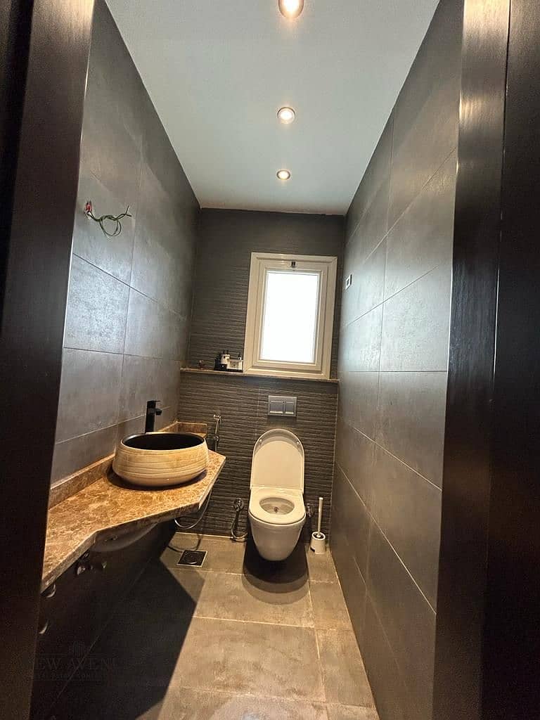 6 83e591e6-223a-42e1-bd36-408d23918993. jpeg