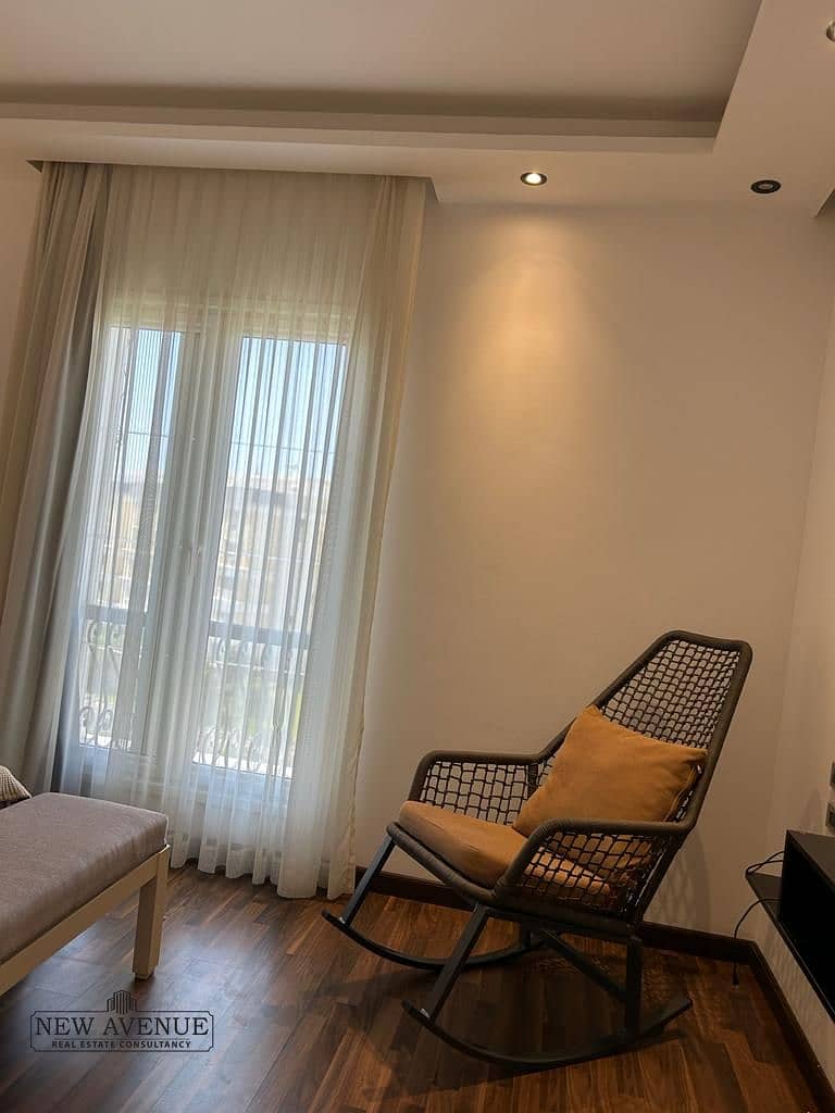 12 e1c1e6cd-581a-470f-9305-a10b2005a3a9. jpeg