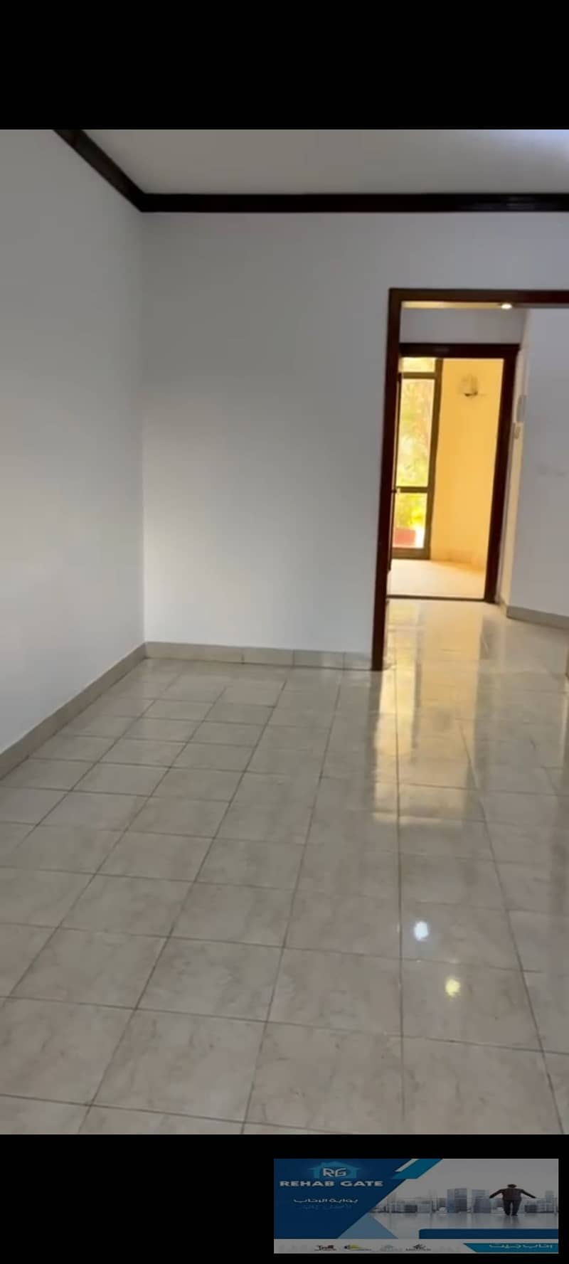 5 1000190897. png