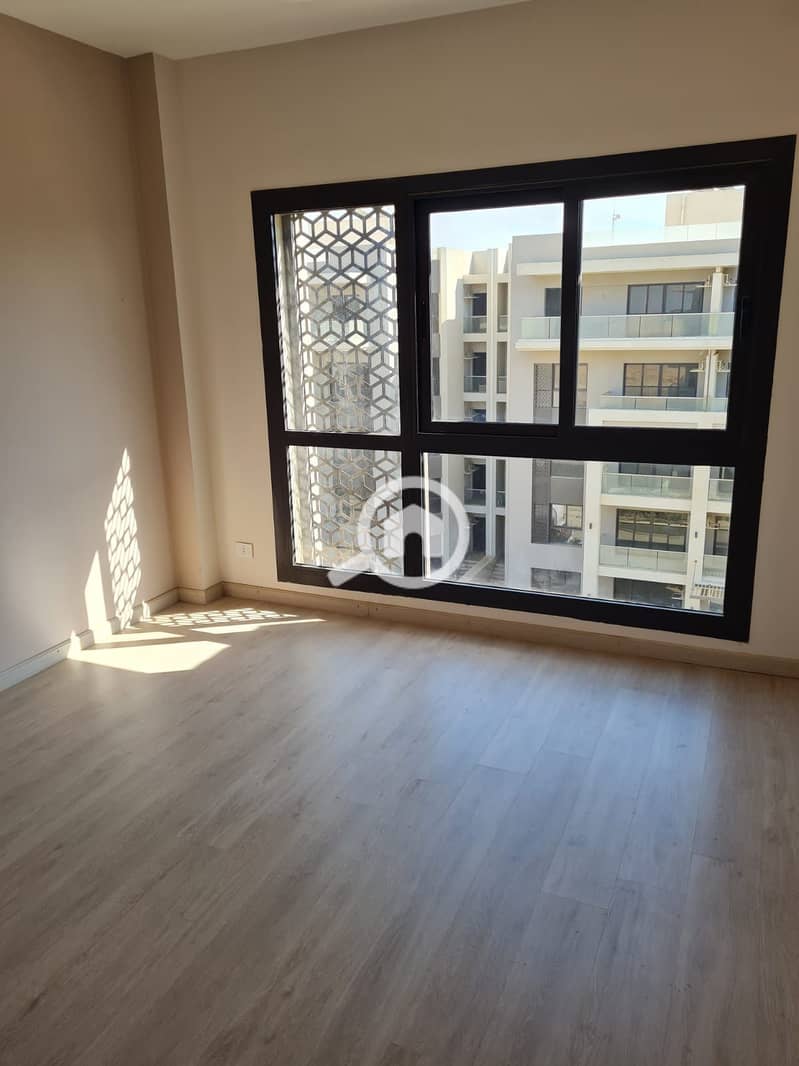 12 WhatsApp Image 2025-02-27 at 01.55. 04_27d0f282. jpg