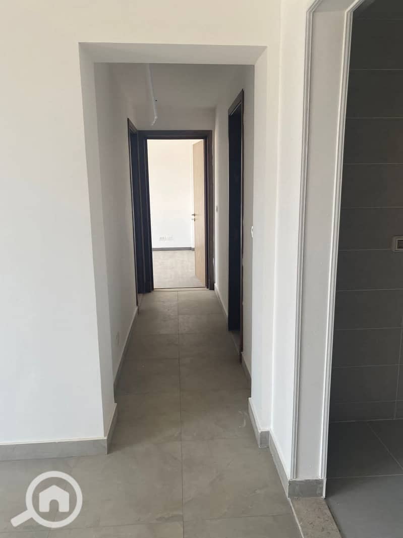 2 57291d5d-0714-489d-9ad7-fd66e36d9959. jpg