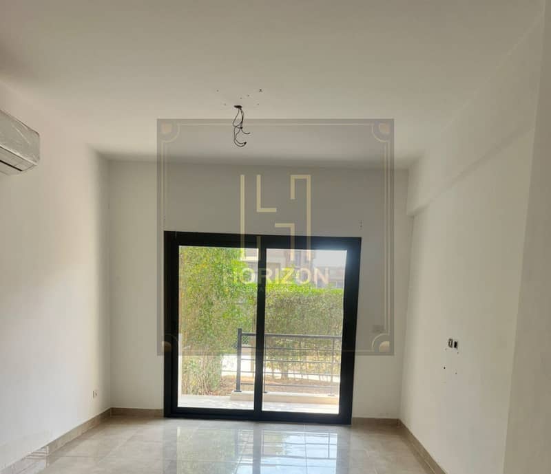 10 d441e308-dffe-4bd8-b47d-b79077b2d7a7. jpg