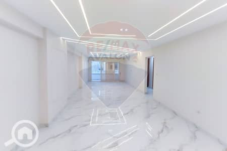 شقة 3 غرف نوم للايجار في سموحة، الإسكندرية - 1. jpg