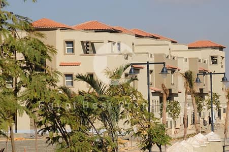 6 Bedroom Villa for Sale in New Cairo, Cairo - qPMQ9NX85I2cfLqxjzUI4eon4QwHz4. jpg