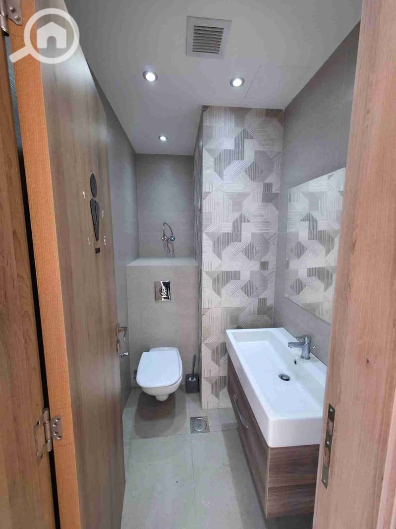 7 FB_IMG_1754582185670. jpg