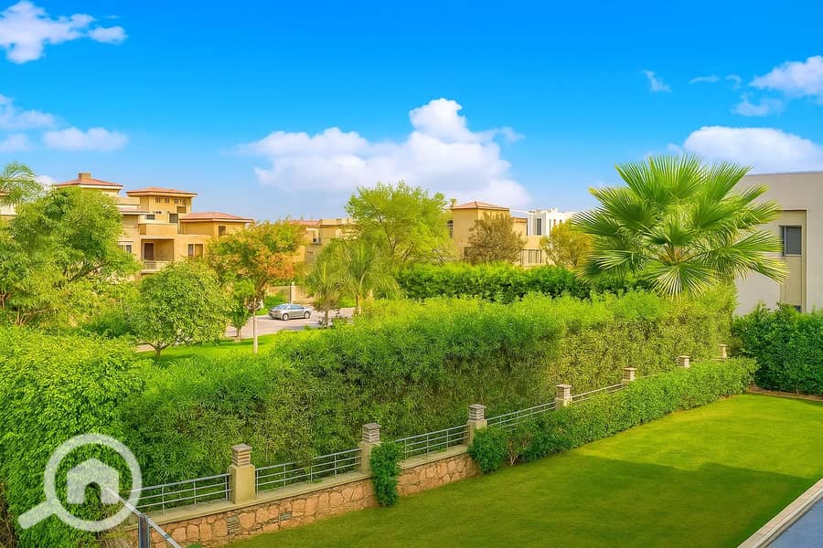 3 assets_task_01k1tfcwhmfnqsnnmj8b7r2r4k_1754309080_img_0. jpg