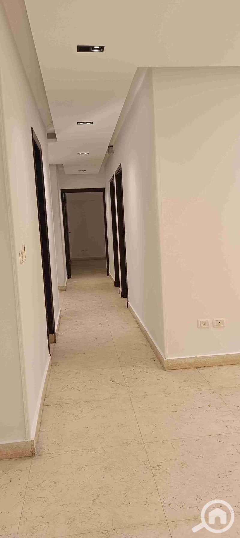 1000484813. jpg 1000484813. jpg