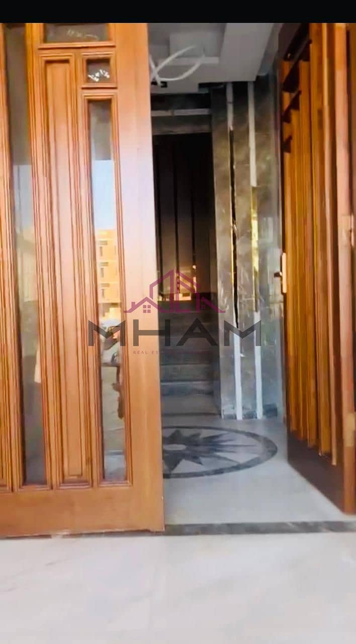 2 photo_5911051163661356943_y. jpg