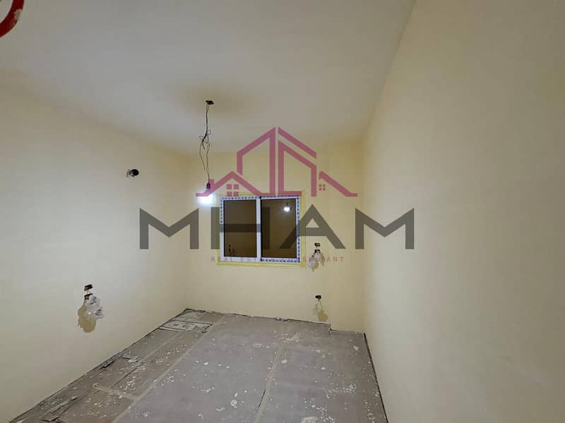 4 photo_5911051163661356942_y. jpg