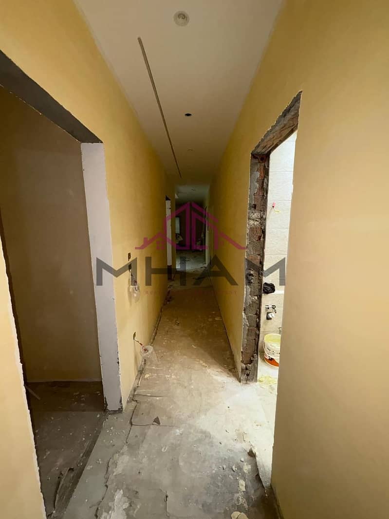 5 photo_5911051163661356944_y. jpg