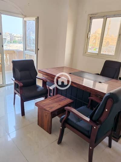 Office for Rent in New Cairo, Cairo - شقه مفروشه فرش مكتبي للايجار بالتجمع الخامس موقع مميز وسعر رائع