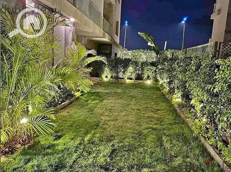 شقة 200م أستلام فوري بجنينـة التجمع الخامس امام الجامعه الامريكيه بيع لغرض السفر سعر لقطه مش هيتكرر تاني new cairo aparment for sale