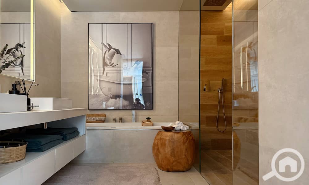 5 Second bathroom. JPG