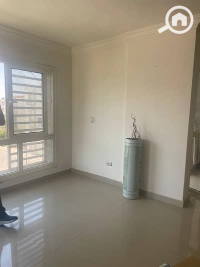 4 Bedroom Duplex for Rent in New Cairo, Cairo - دوبلكس للايجار في كمبوند جايد امام بوابة الرحاب 24 و السوق الشرقي