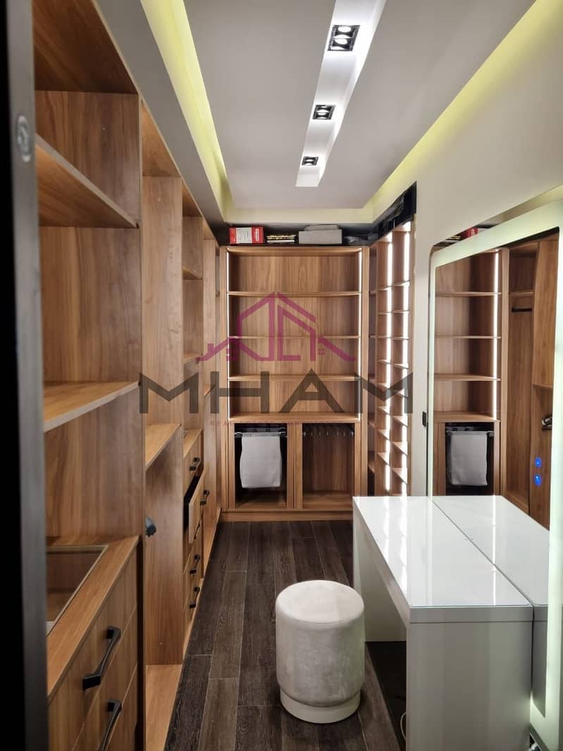 2 photo_5891066848336792349_y. jpg