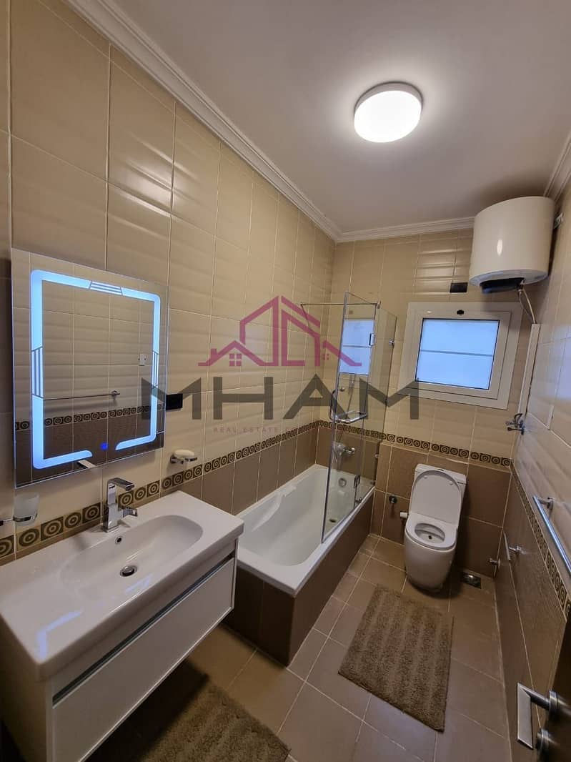 4 photo_5891066848336792351_y. jpg