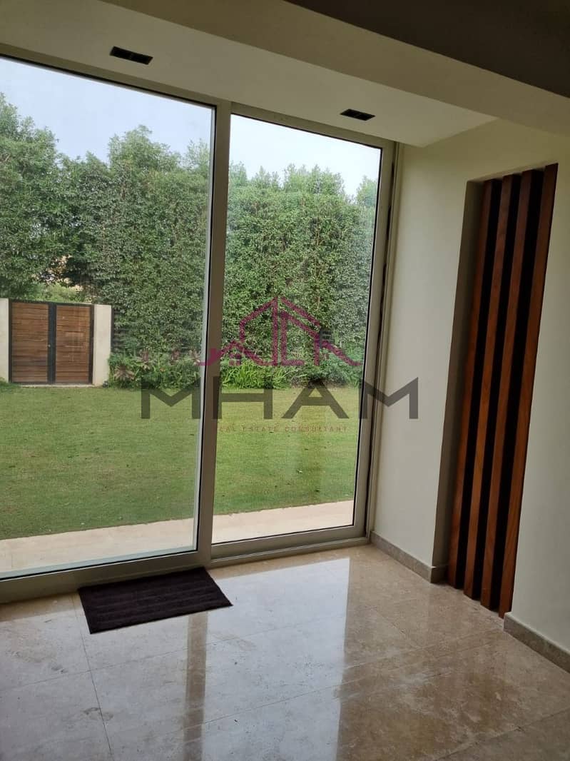 12 photo_5891066848336792359_y. jpg