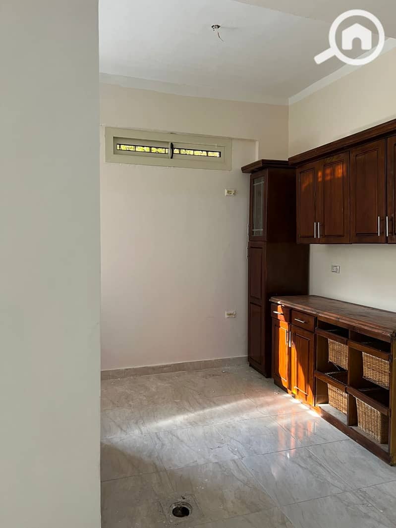 5 372f69d7-573d-46b5-9cf3-8548e88c6a08. jpeg