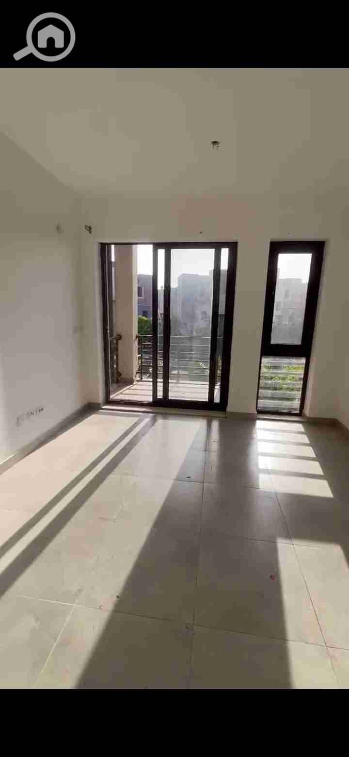 2 Screenshot_20251001_010429_com. whatsapp. w4b. jpg