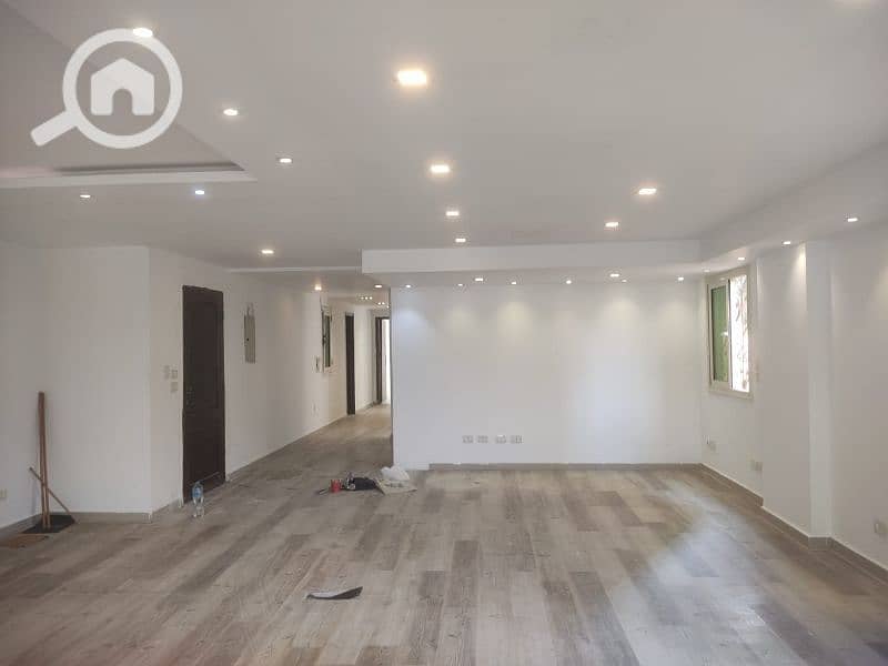 للايجار Duplex 380m بالتجمع الاول خلف الميراج أمام فندق رينيسانس رؤعه