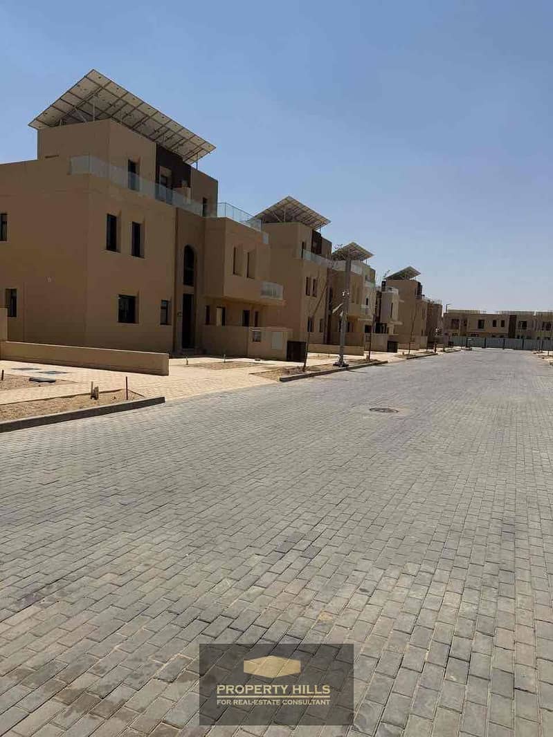 10 5618f429-05c0-48e0-844f-1964993533a6. jpg