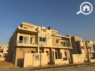 3 Bedroom Townhouse for Sale in 6th of October, Giza - 40ee0f54-84e1-4afb-90af-278ce471c97d. jpg