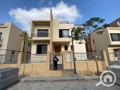 5 Bedroom Villa for Sale in Sheikh Zayed, Giza - 475855111_468041896365516_6018665619898046489_n. jpg