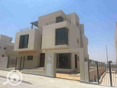 فیلا 4 غرف نوم للبيع في هليوبوليس الجديدة، القاهرة - IMG-20250923-WA0002. jpg