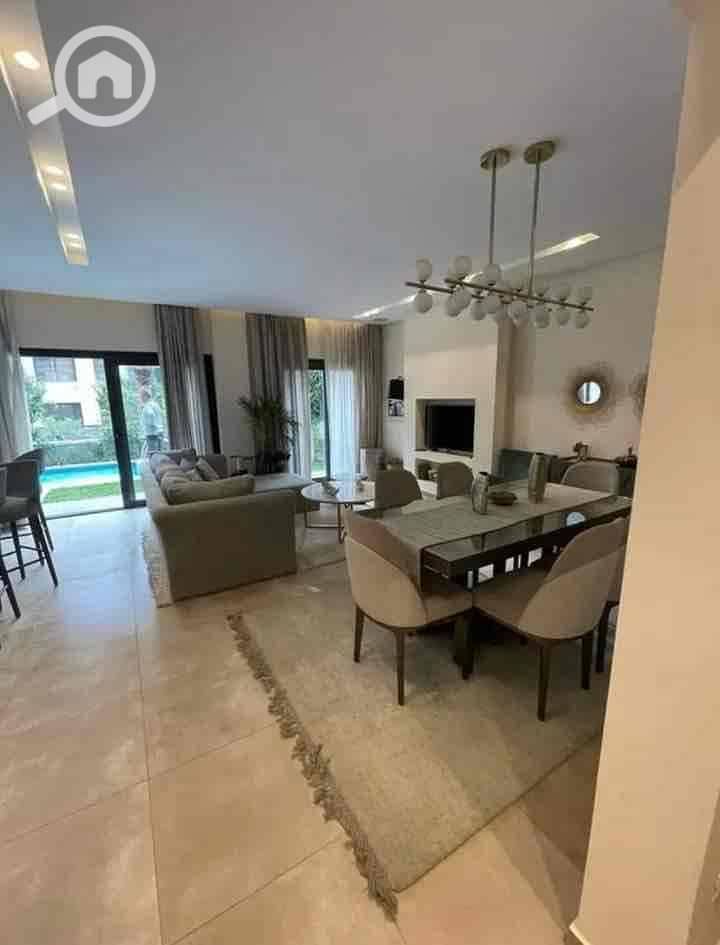 7 916bf85d-0680-43d7-bd7a-b4998fa34fc3. jpg