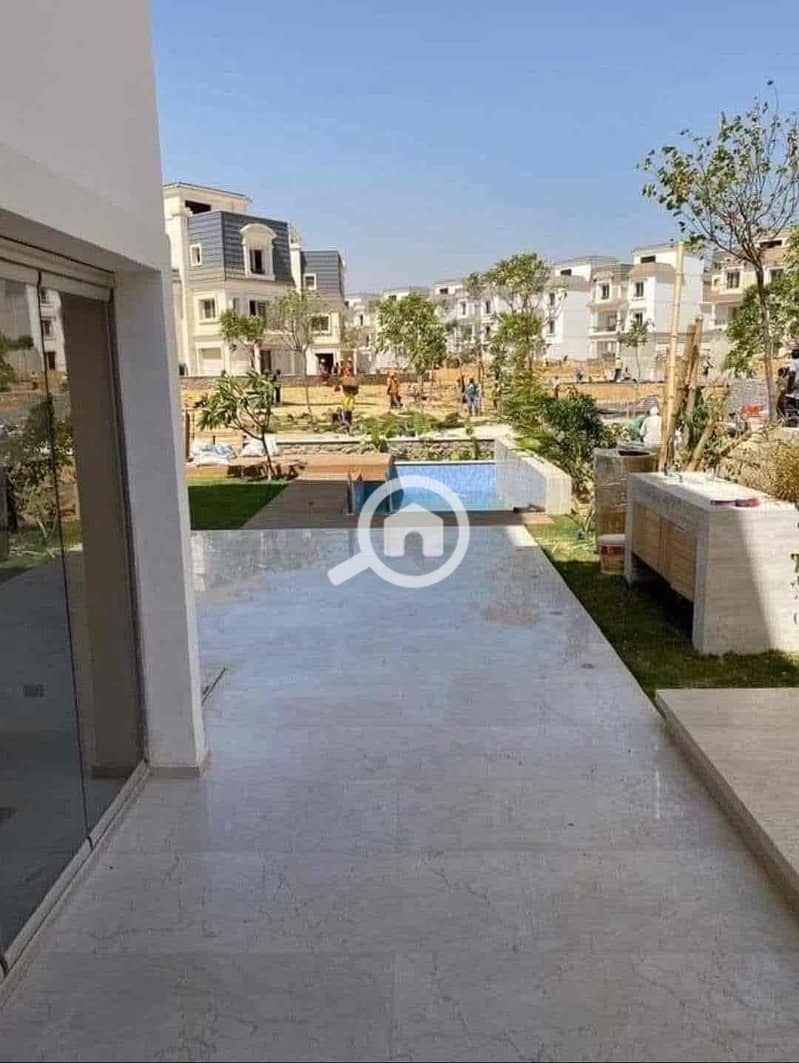 11 e141c365-8a43-40e5-a004-5df2299e2b92. jpg