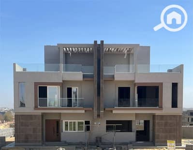 4 Bedroom Twin House for Sale in Sheikh Zayed, Giza - f488a4ed-30cc-45dc-9906-b8b0efdce0b2. jpg