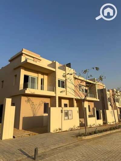 4 Bedroom Townhouse for Sale in 6th of October, Giza - WhatsApp Image 2025-03-17 at 21.55. 33_232aab9f. jpg