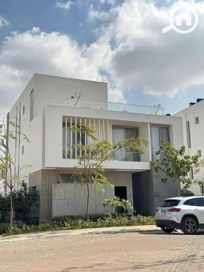 5 Bedroom Villa for Sale in 6th of October, Giza - IMG-20250208-WA0010. jpg