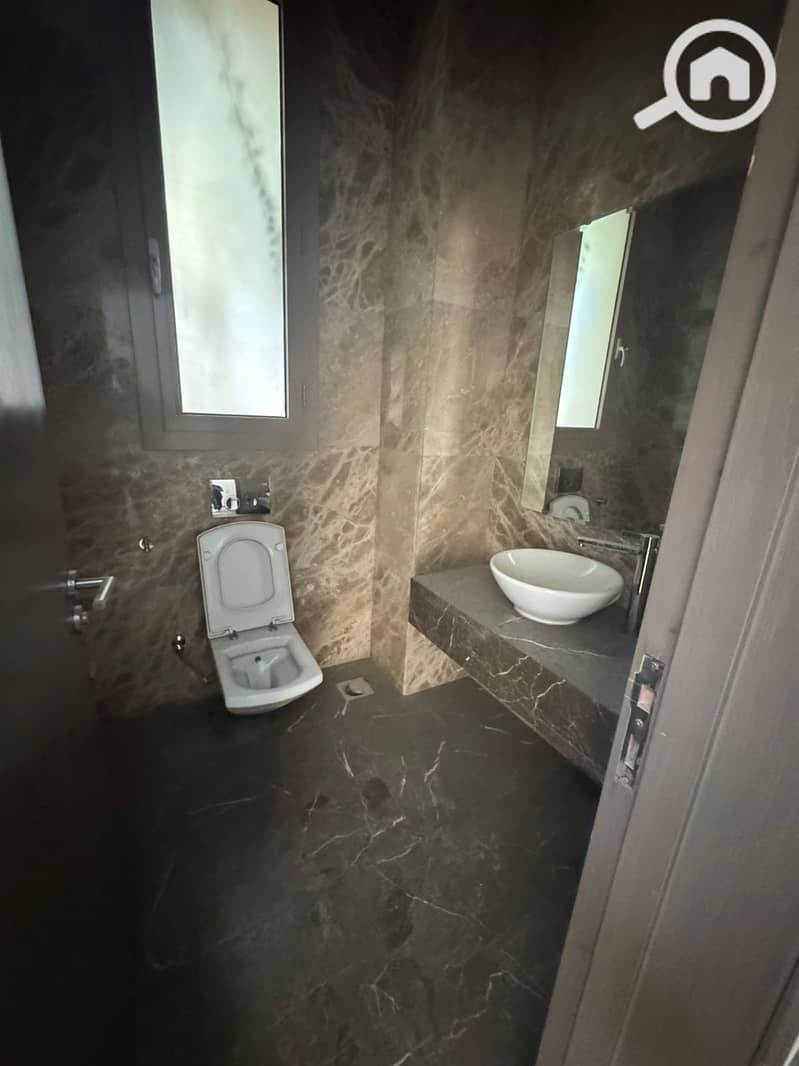 5 df1b3b13-85b5-4635-9aec-93a8fff0f9c2. jpeg