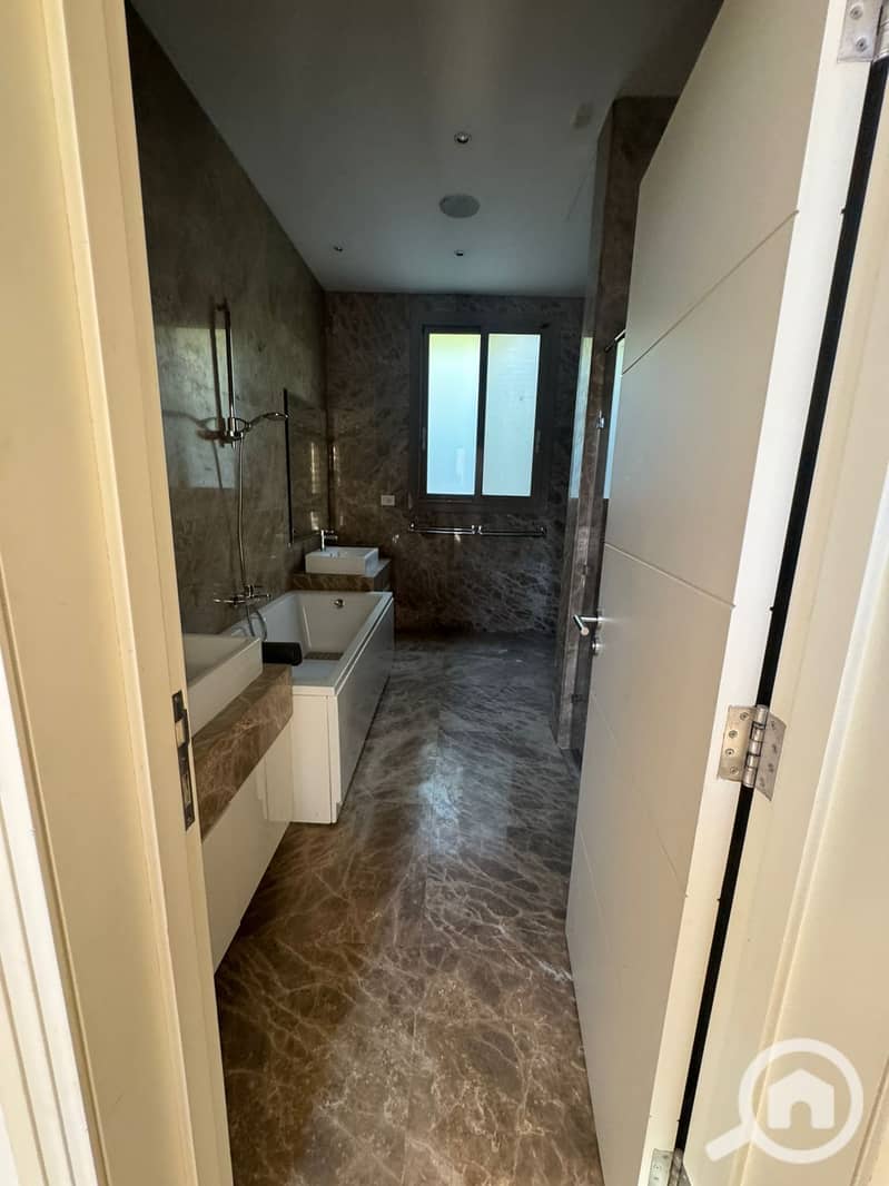 13 e8477237-1c51-4977-b6b5-91468a4d6199. jpeg