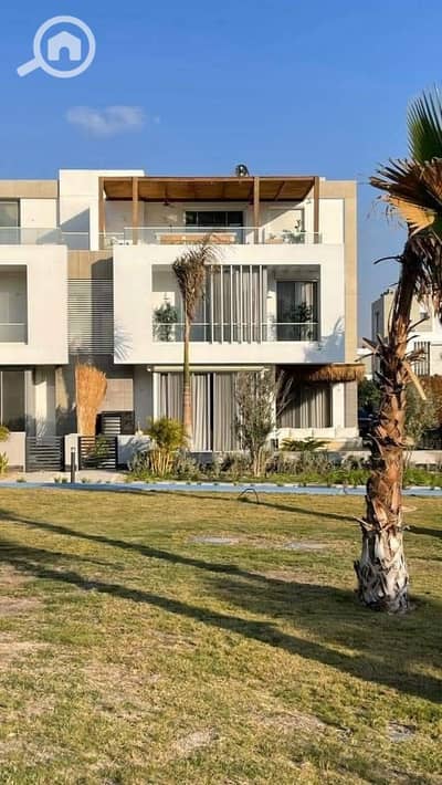 5 Bedroom Townhouse for Sale in 6th of October, Giza - FB_IMG_1738851140265. jpg