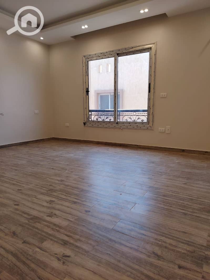 4 ad023e56-1968-49ed-a4c4-6784c62ba380. jpeg