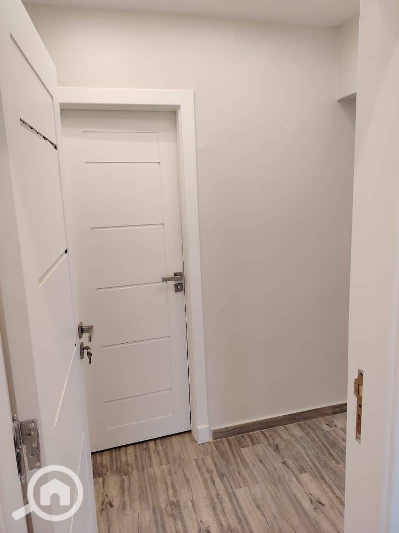 8 cd9e2fa4-4d9f-4143-bd21-661edddd91c4. jpeg