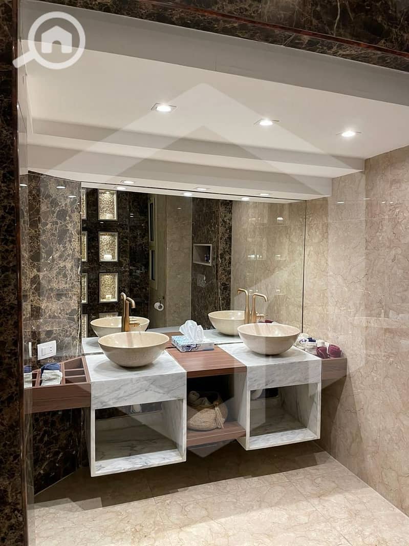 22 Royal Meadows 22. jpg