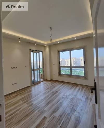 شقة 2 غرفة نوم للبيع في الشيخ زايد، الجيزة - IMG-20250703-WA0017. jpg
