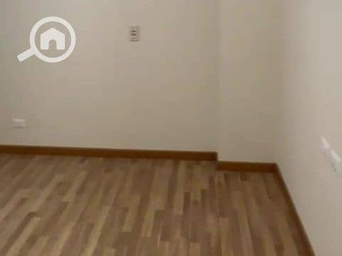 2 WhatsApp Video 2025-10-01 at 01.38. 26_b6f66a05 - frame at 2m17s. jpg