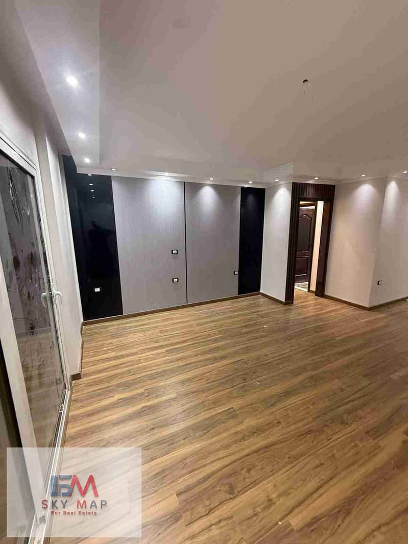 1000690160. jpg 1000690160. jpg