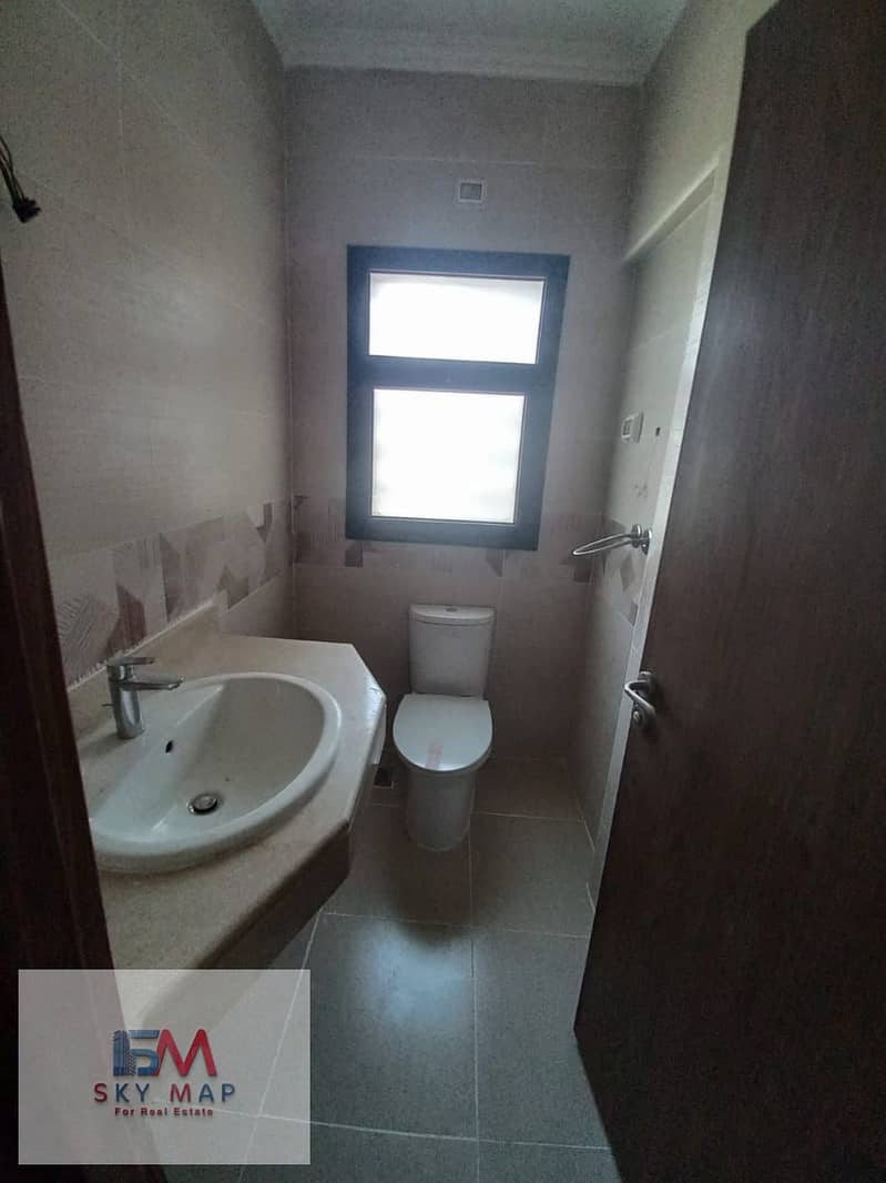 10 WhatsApp Image 2025-09-17 at 15.26. 48_8c15bcf8. jpg