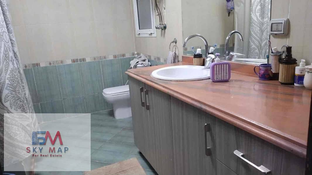 12 5885647d-18b6-42f7-a1d0-c0d36482a7d8. jpg