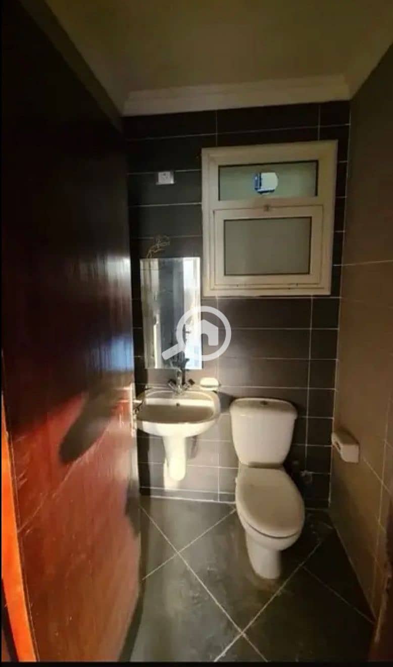 5 WhatsApp Image 2025-10-01 at 2.38. 43 PM. jpeg