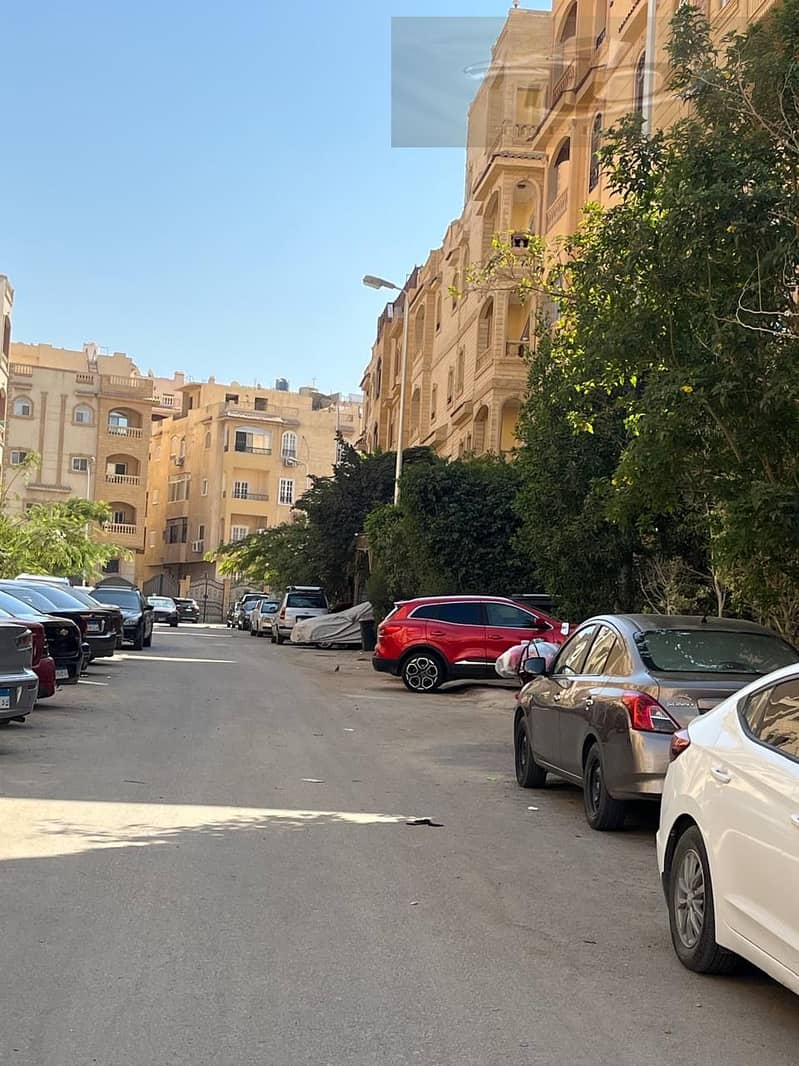 10 253f3471-e3fc-4c34-b272-be447f648594. jpeg