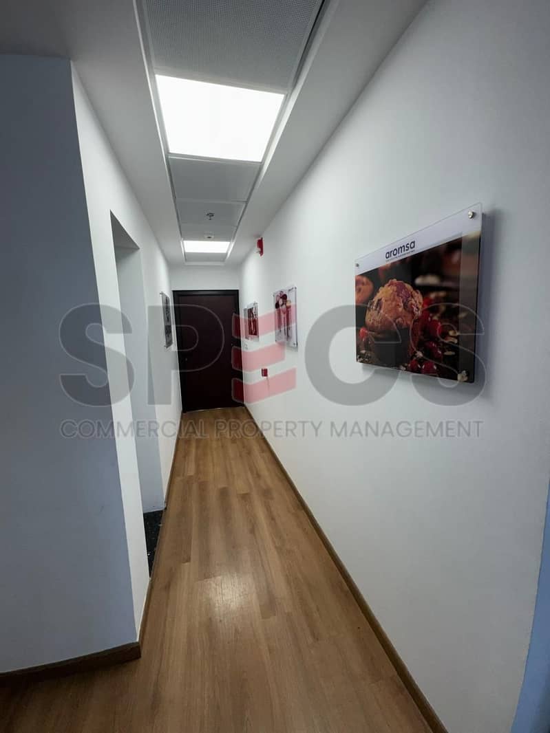 4 photo_5996969196984060618_y. jpg