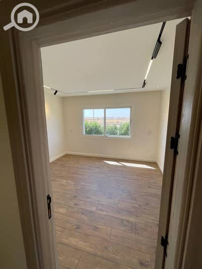 2 Bedroom Flat for Sale in New Cairo, Cairo - هايد بارك مازن 2. jpg