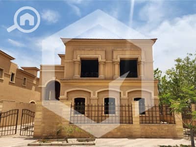 4 Bedroom Villa for Sale in Sheikh Zayed, Giza - Royal Meadows 1. jpg